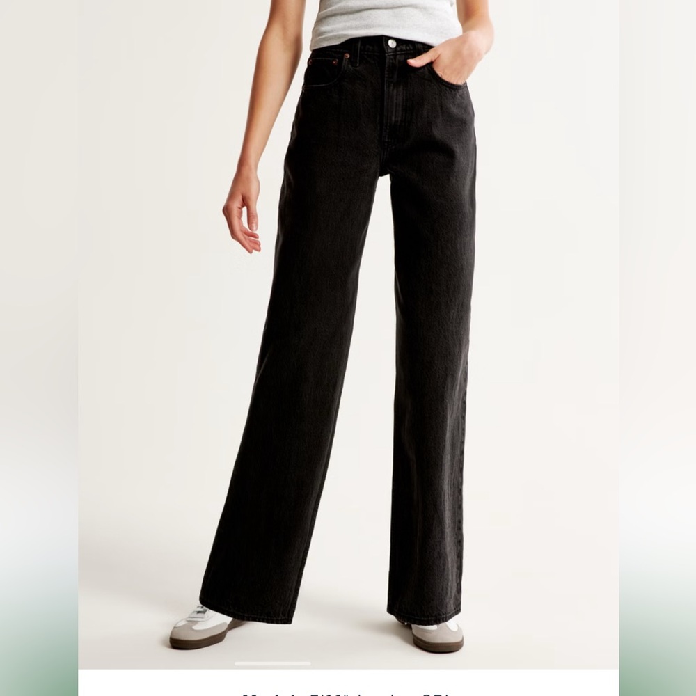Abercrombie Loose High Rise Jeans in Black Wash